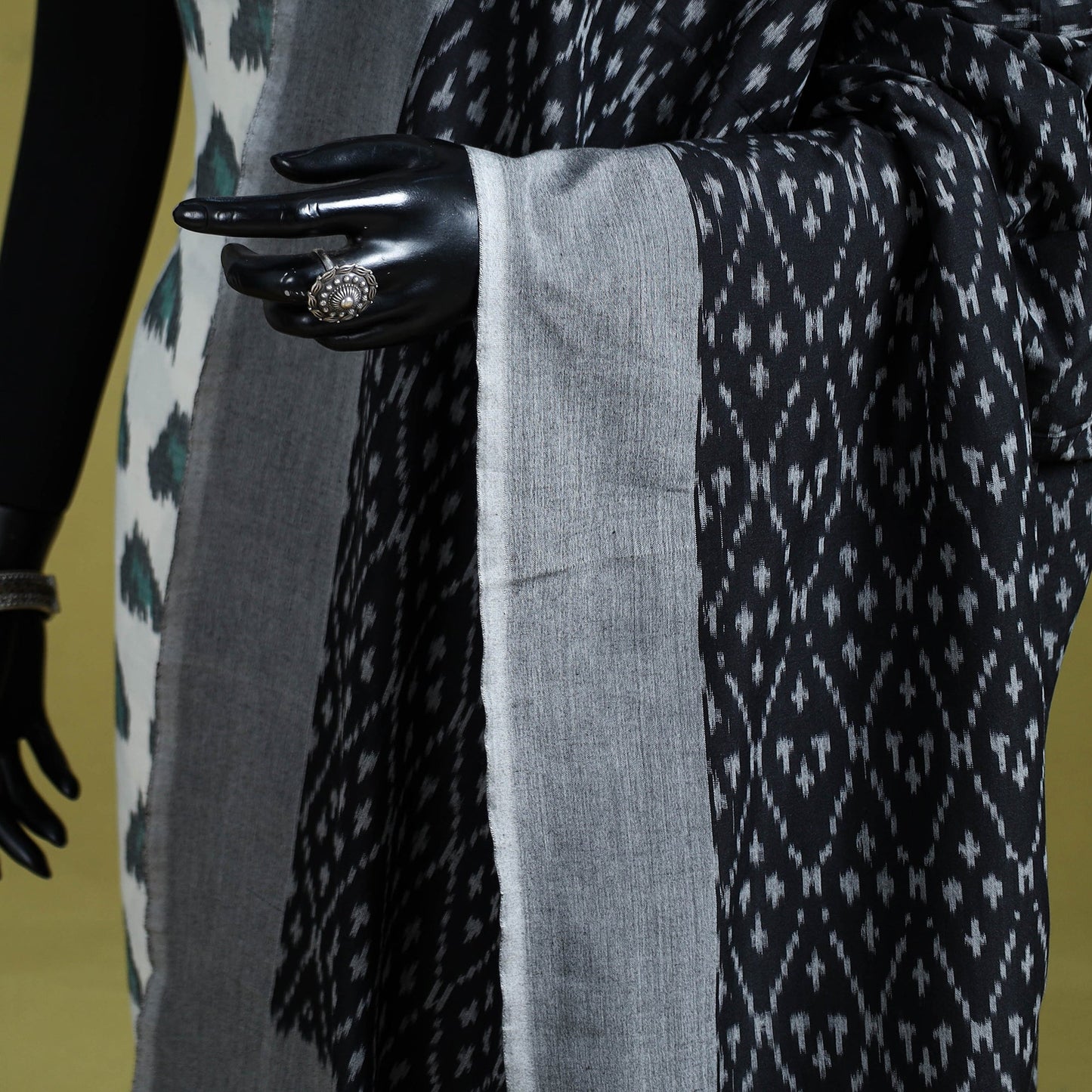 Black - handloom cotton pochampally ikat dupatta 04