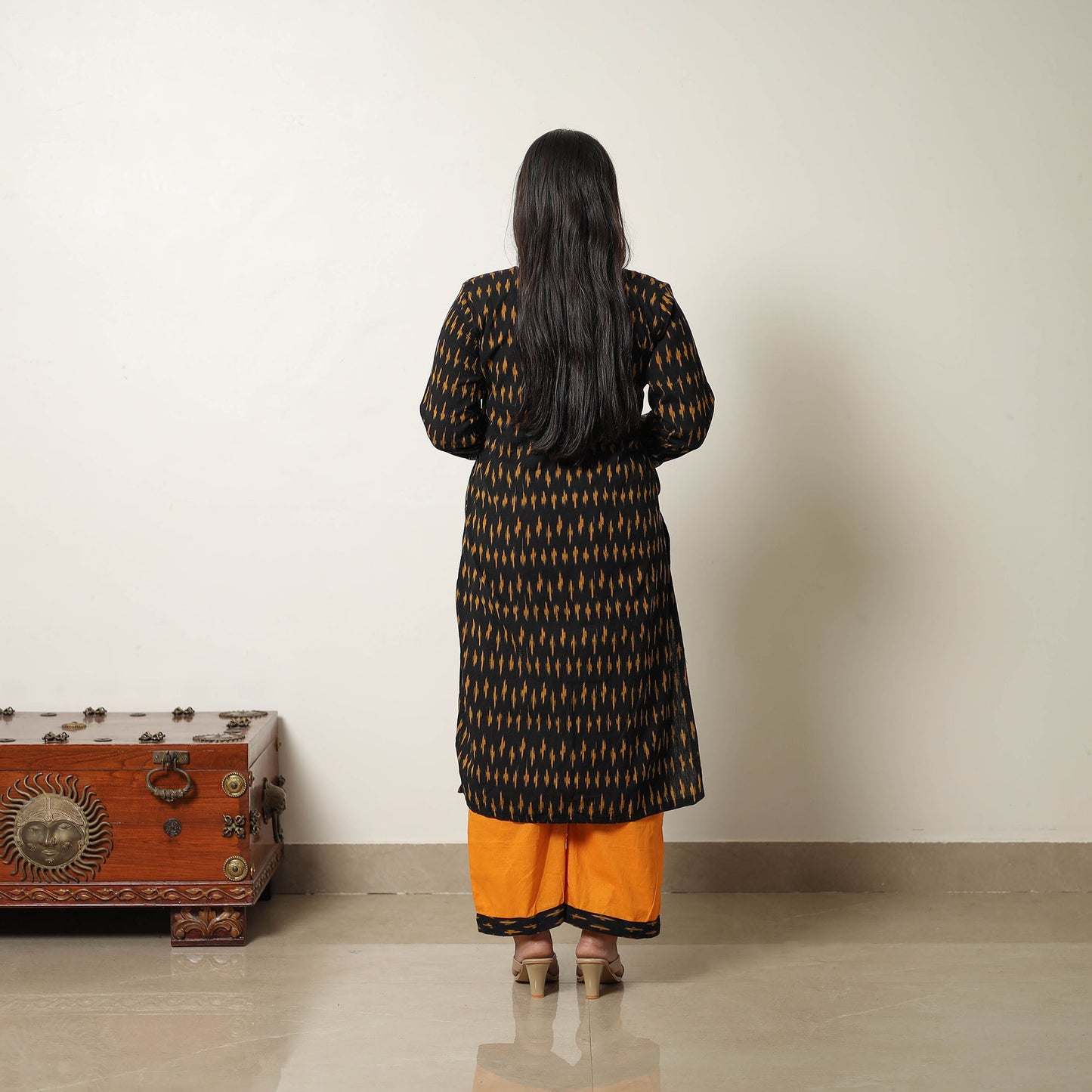  Black Handloom Cotton Pochampally Ikat Kurta Set 