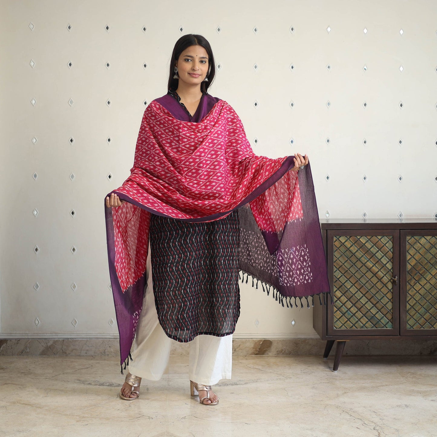 Black Handloom Cotton Pochampally Ikat Kurta Set (Set of 3)