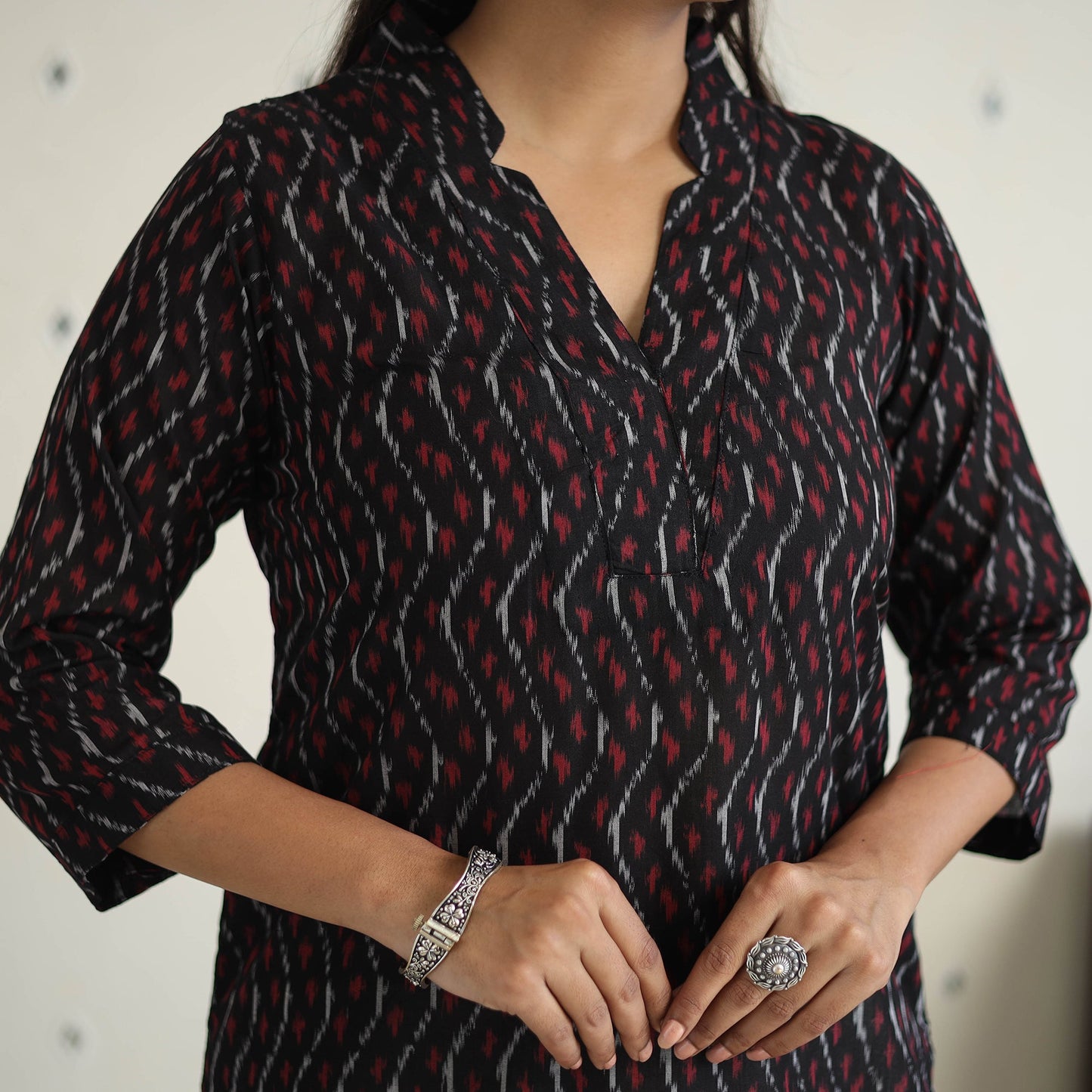 Black Handloom Cotton Pochampally Ikat Kurta Set (Set of 3)