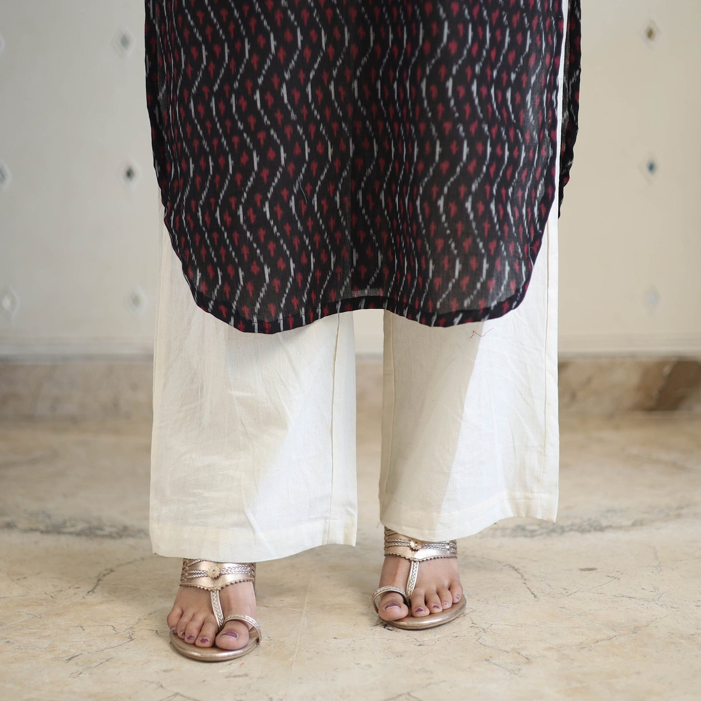 Black Handloom Cotton Pochampally Ikat Kurta Set (Set of 3)