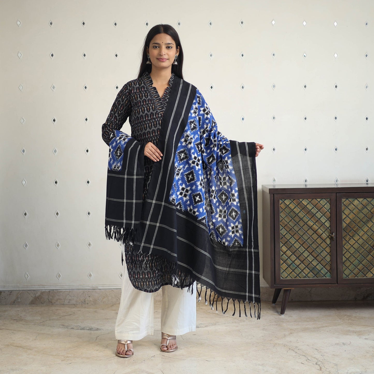 Black Handloom Cotton Pochampally Ikat Kurta Set (Set of 3)