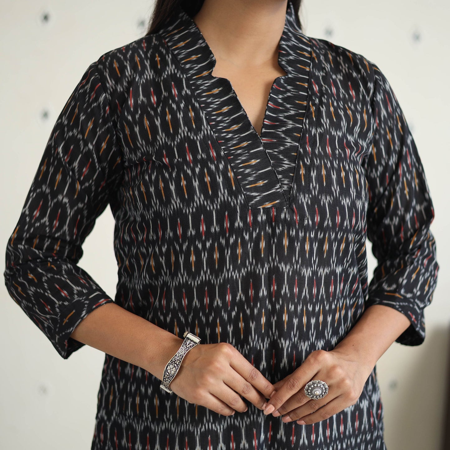 Black Handloom Cotton Pochampally Ikat Kurta Set (Set of 3)