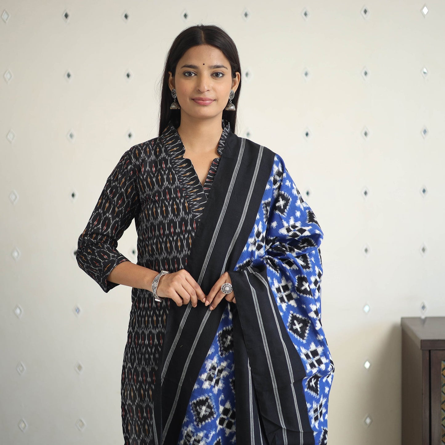 Black Handloom Cotton Pochampally Ikat Kurta Set (Set of 3)