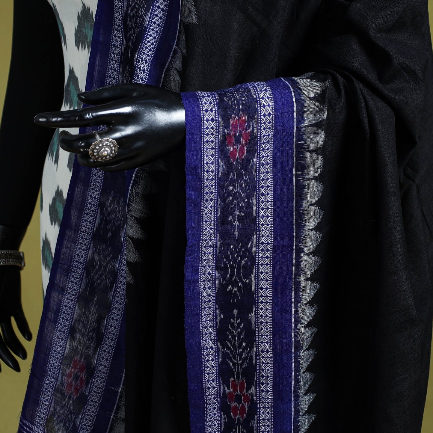 Black - ikat weave cotton sambalpuri dupatta 09