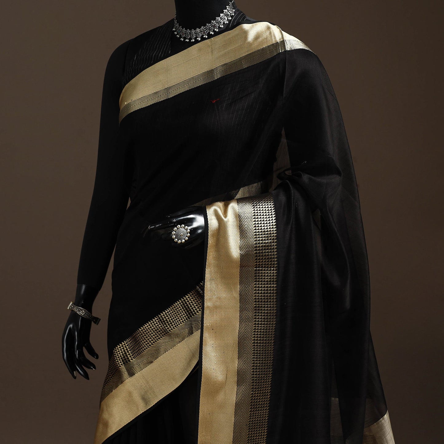 Black - handloom maheshwari saree with resham zari border