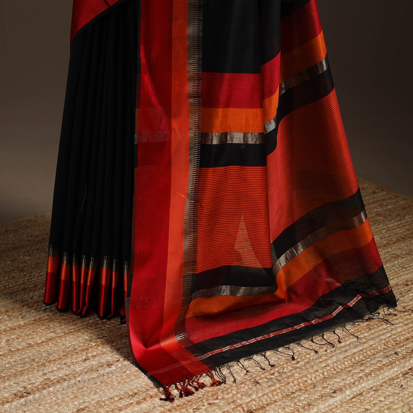 Black - handloom maheshwari saree with resham zari border