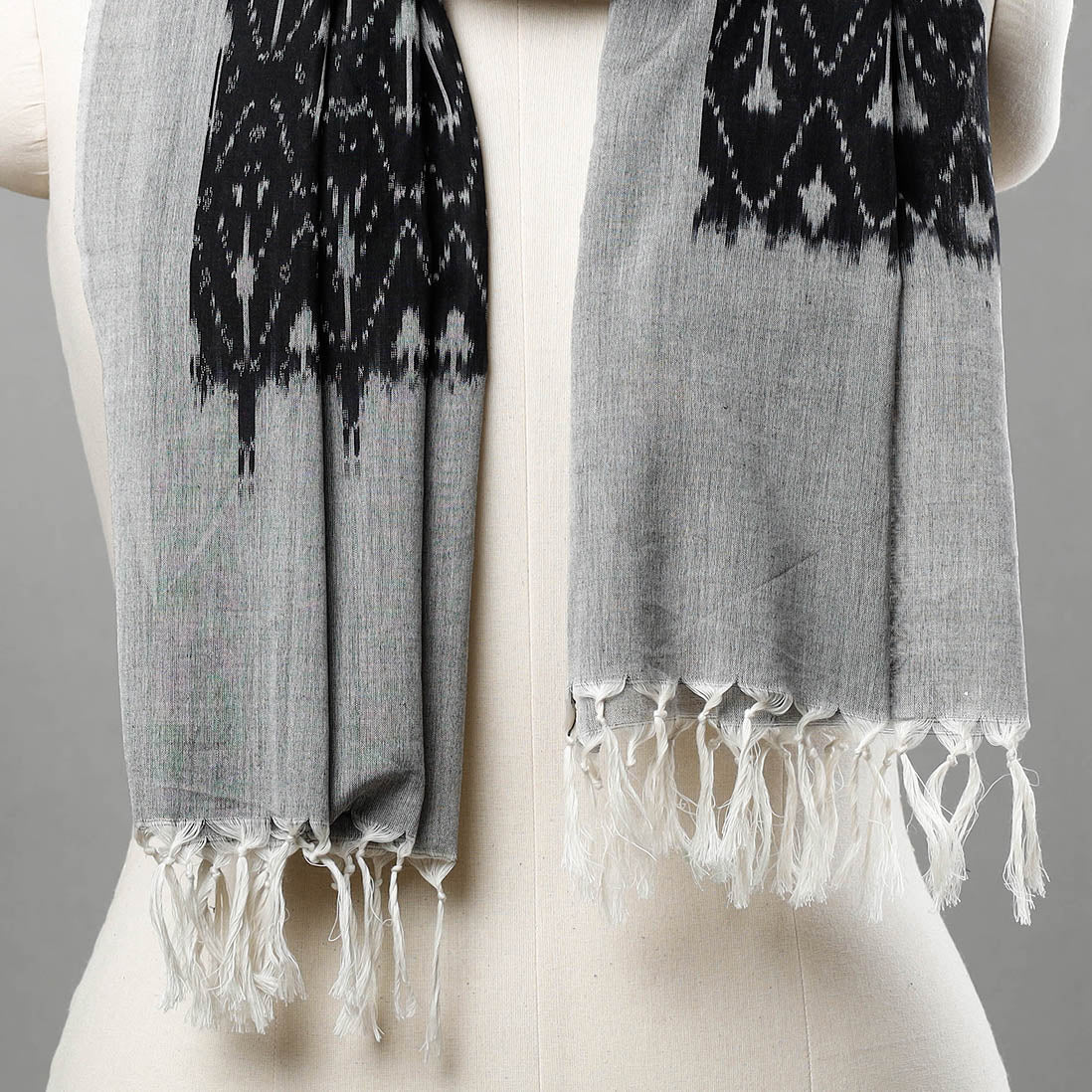  Handloom Mercerized Cotton Pochampally Ikat Stole