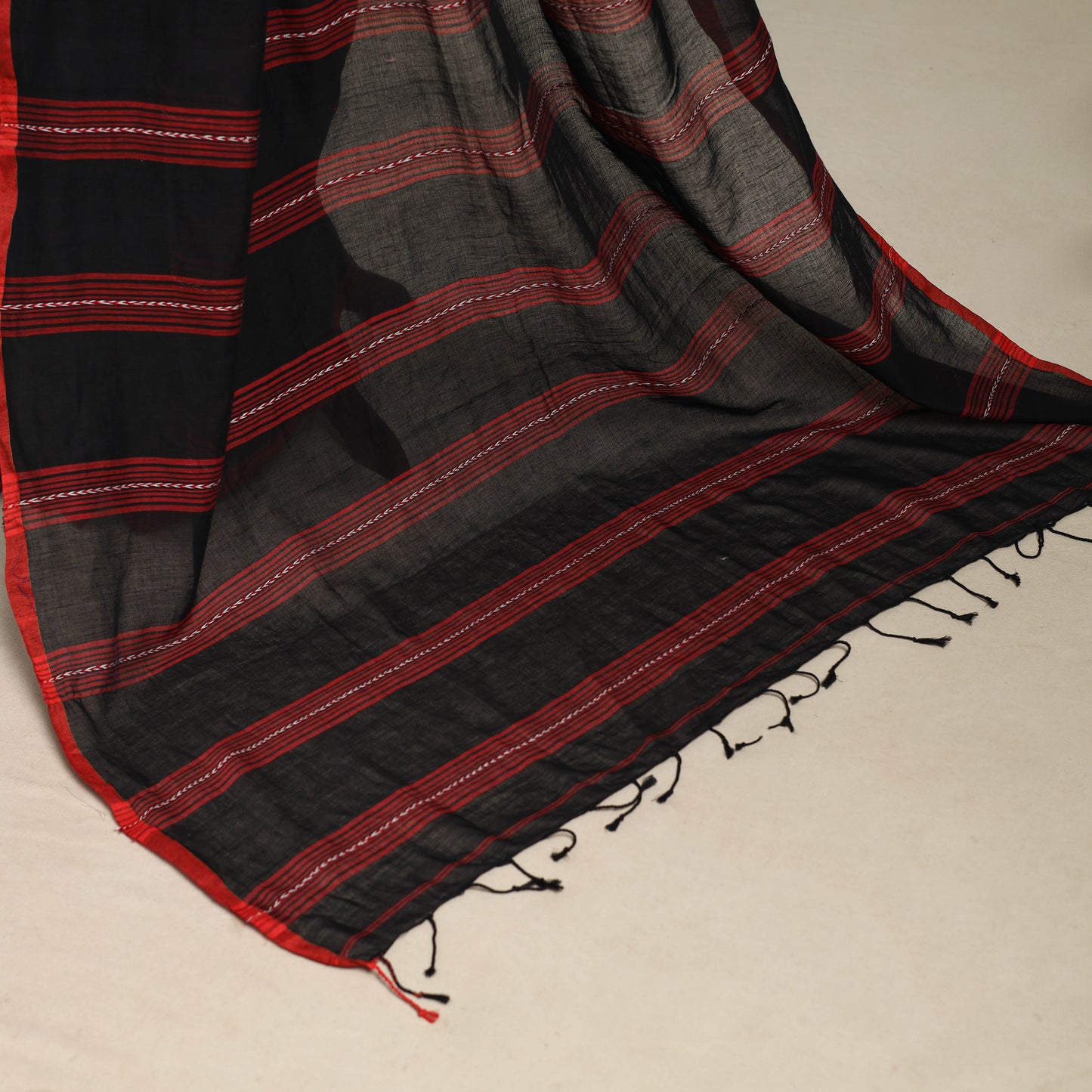 Black - handloom mul cotton phulia jamdani saree 03