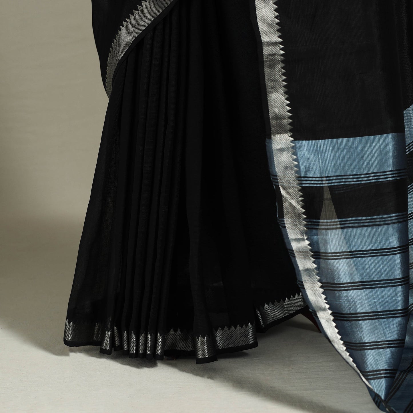 Black Handloom Silk Cotton Zari Border Mangalagiri Pattu Saree