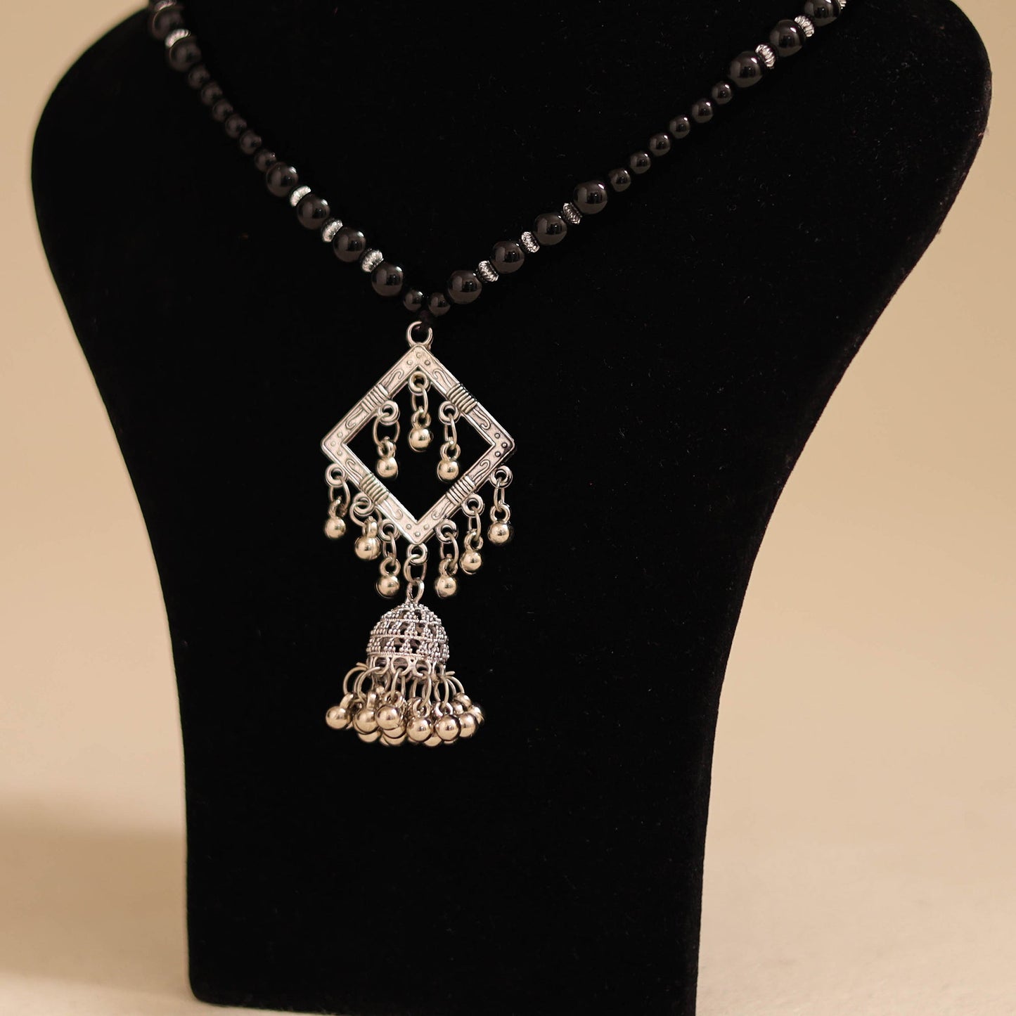 Black - handmade beadwork pendant necklace 01 - handcrafted