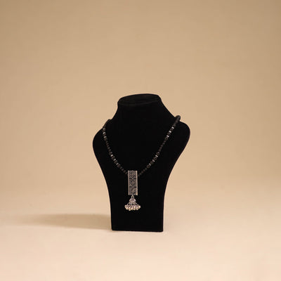 Black - handmade beadwork pendant necklace 02 - handcrafted