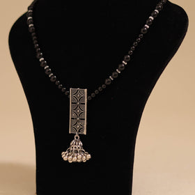Black - handmade beadwork pendant necklace 02 - handcrafted