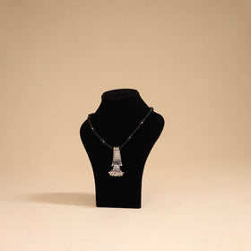 Black - handmade beadwork pendant necklace 04 - handcrafted