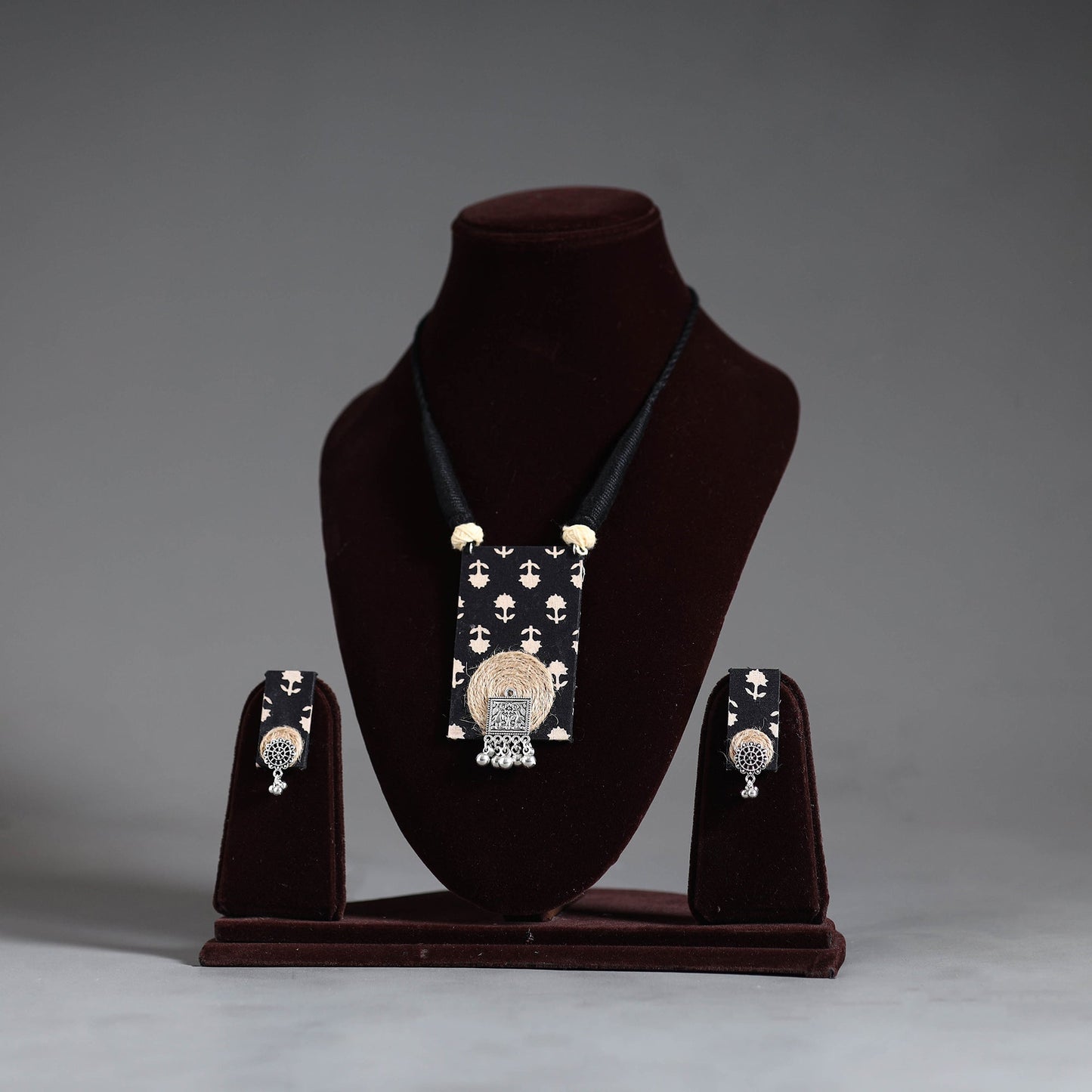 Handmade GS Jute Fabart Necklace Set 05