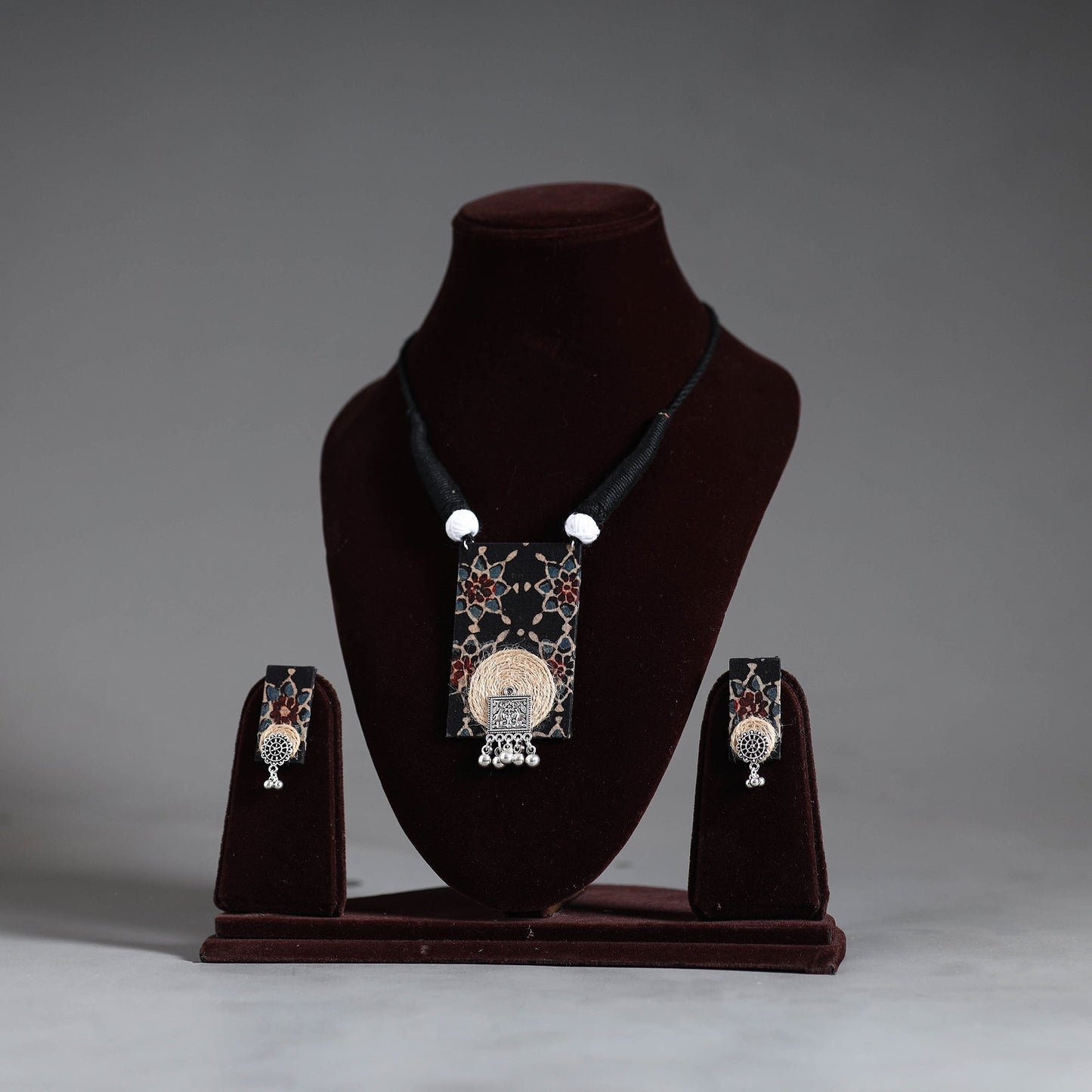  Handmade GS Jute Fabart Necklace Set 