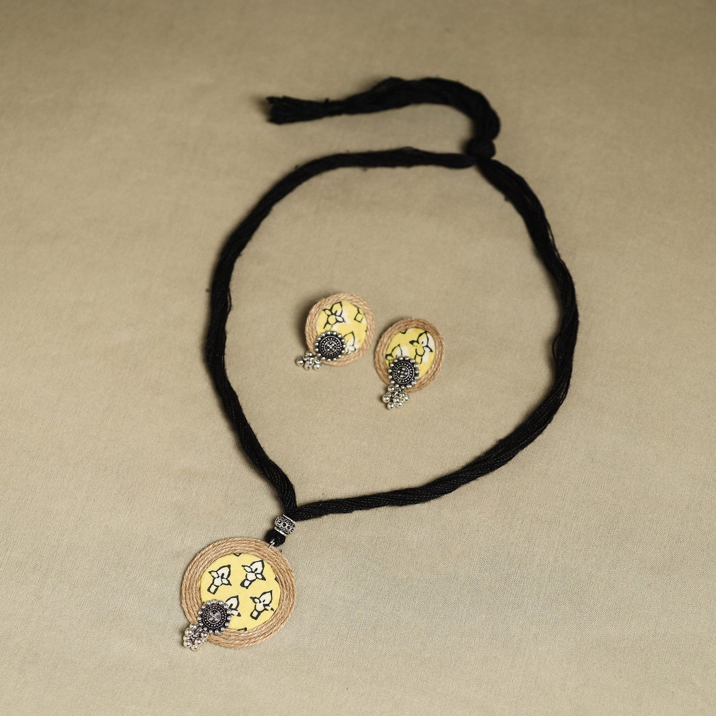 Buy Handmade GS Jute Fabart Necklace Set Online