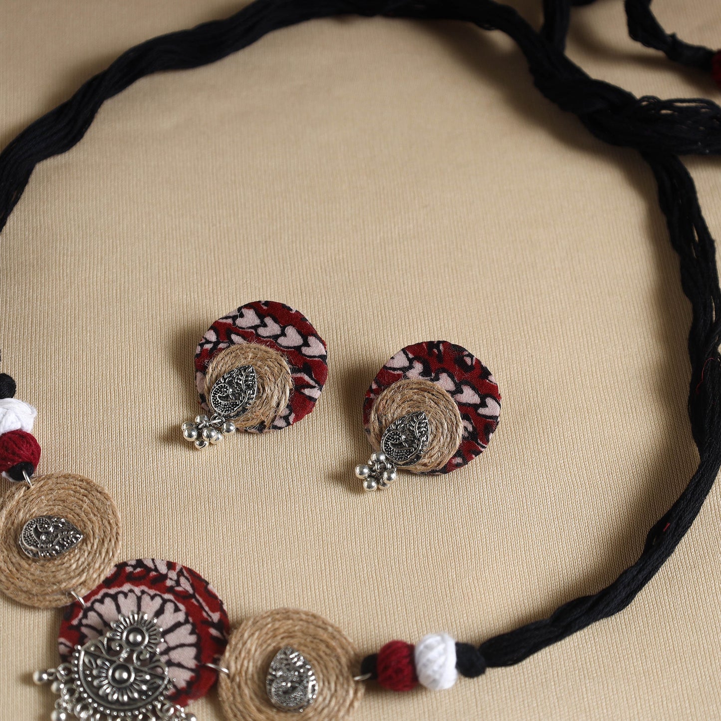 Black - handmade gs jute fabart necklace set 08