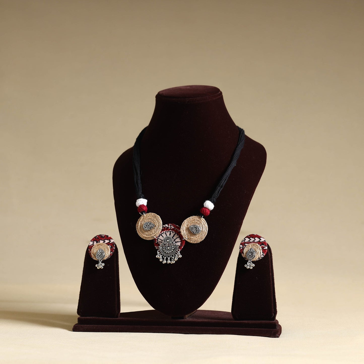 Black - handmade gs jute fabart necklace set 08