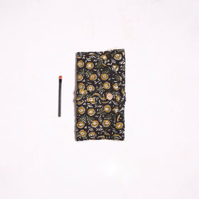 Handmade multipurpose segmented make-up brush wrap