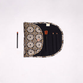 Handmade multipurpose segmented make-up brush wrap