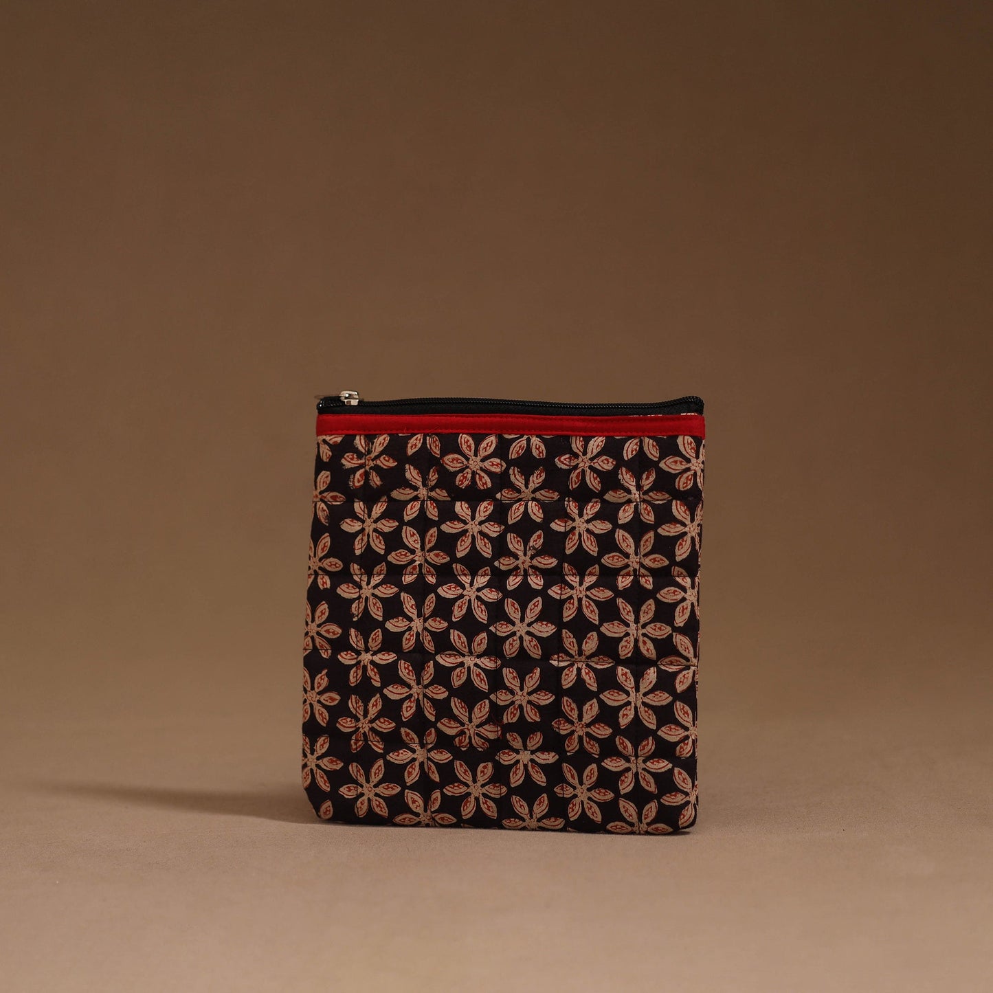 Handmade quilted utility pouch 01 - handcrafted