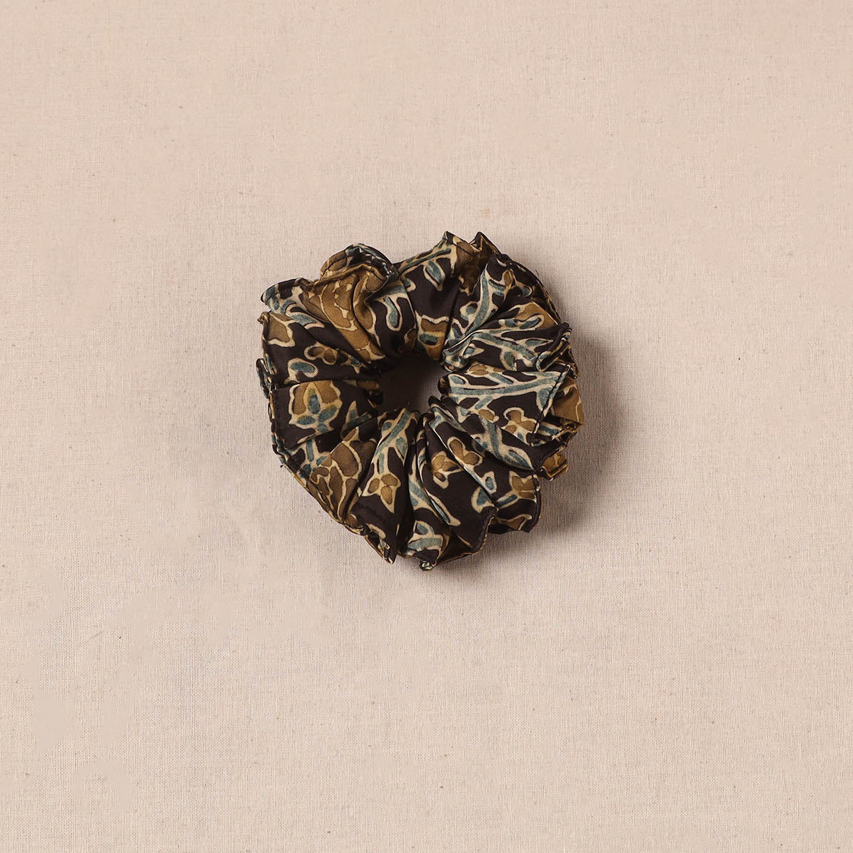 Handmade rubber band/scrunchie 111 - handcrafted