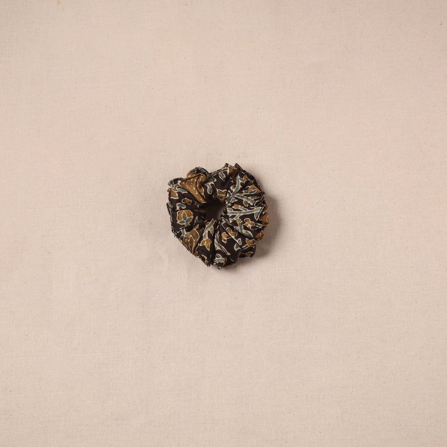 Handmade rubber band/scrunchie 111 - handcrafted