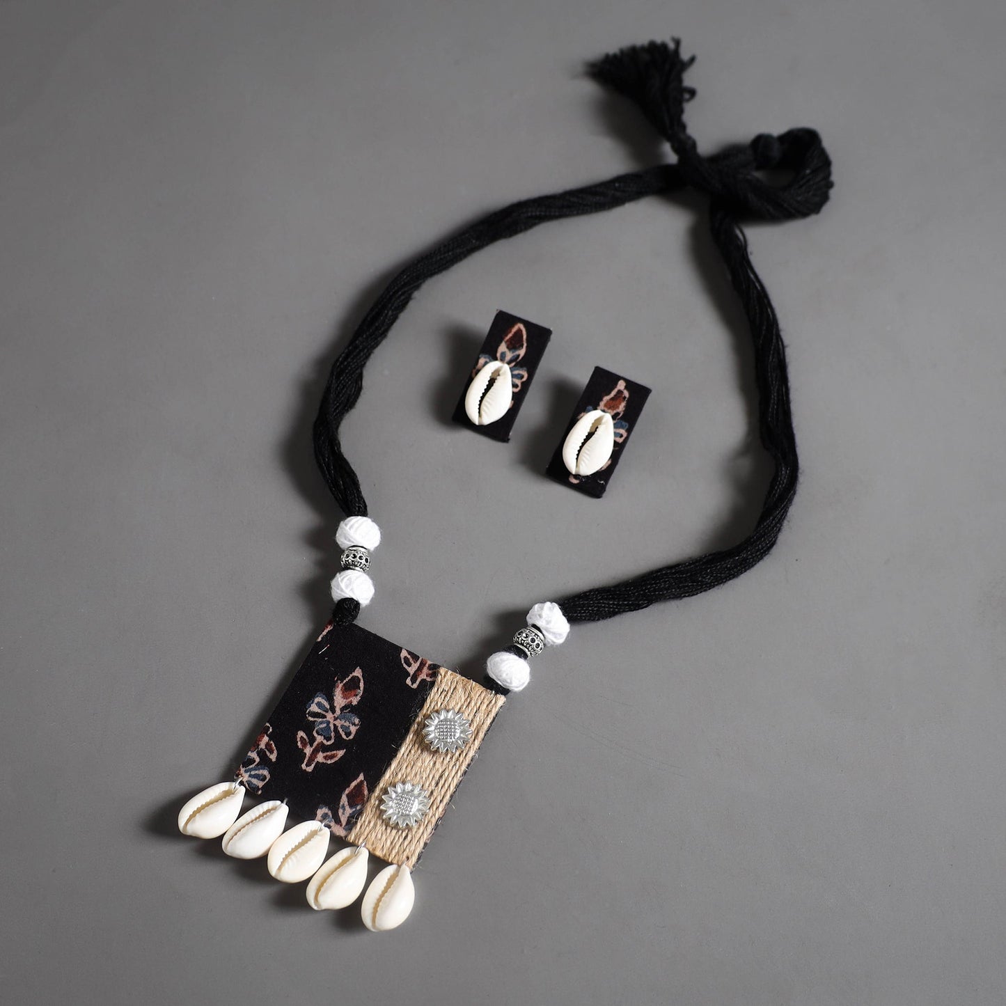 Handmade Shell Jute Fabart Necklace Set 30