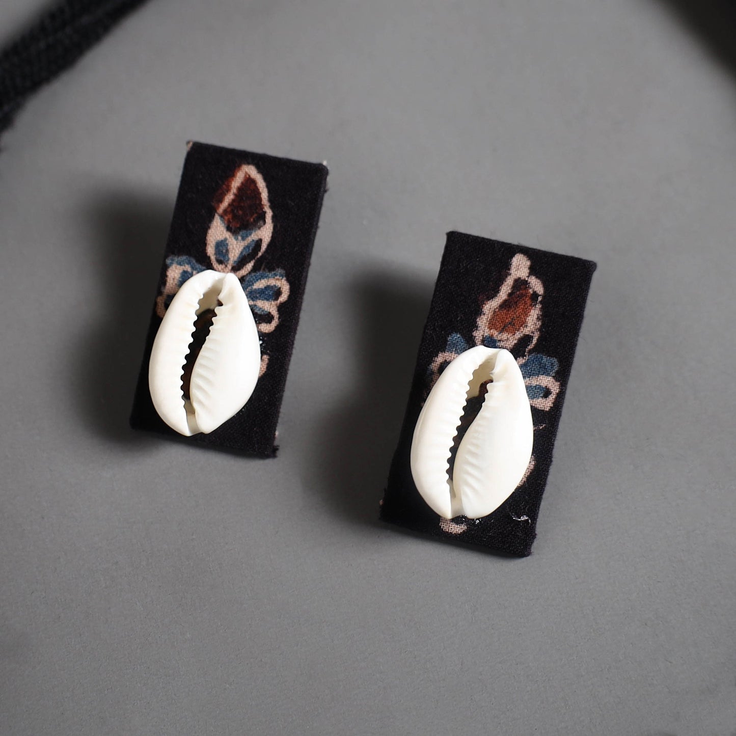 Handmade Shell Jute Fabart Necklace Set 30