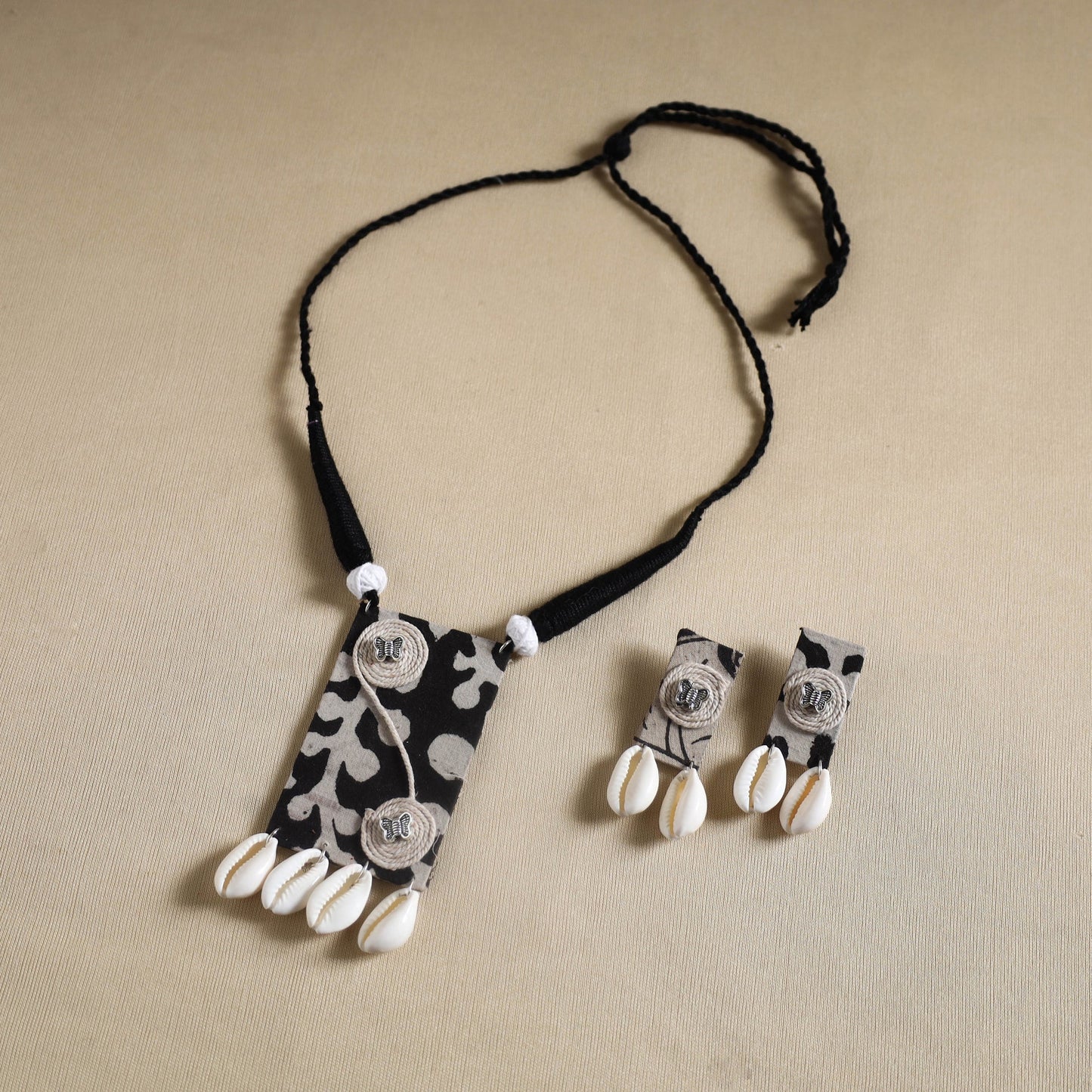 Buy Handmade Shell Work Fabart Necklace Set