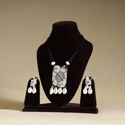 Buy Handmade Shell Work Fabart Necklace Set