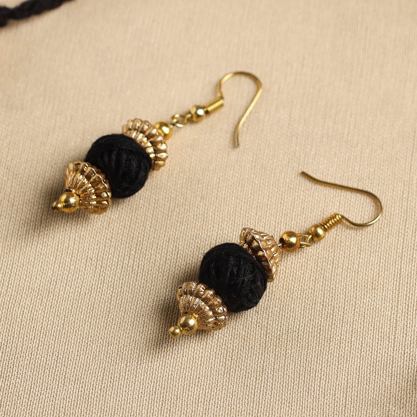 Black Handmade Thread Bead Necklace Set