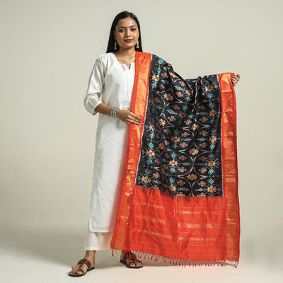 Buy Handwoven Pochampally Ikat Pure Mulberry Silk Dupatta with Zari Border Online at iTokri.com