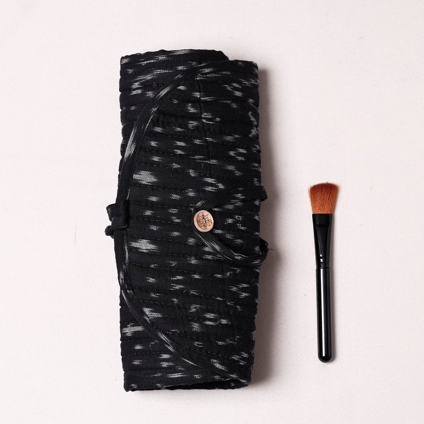  Ikat Fabric Multipurpose Segmented Make-up Brush Wrap Pouch/Case 