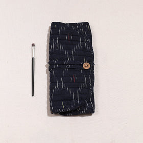  Ikat Fabric Multipurpose Segmented Make-up Brush Wrap Pouch/Case 