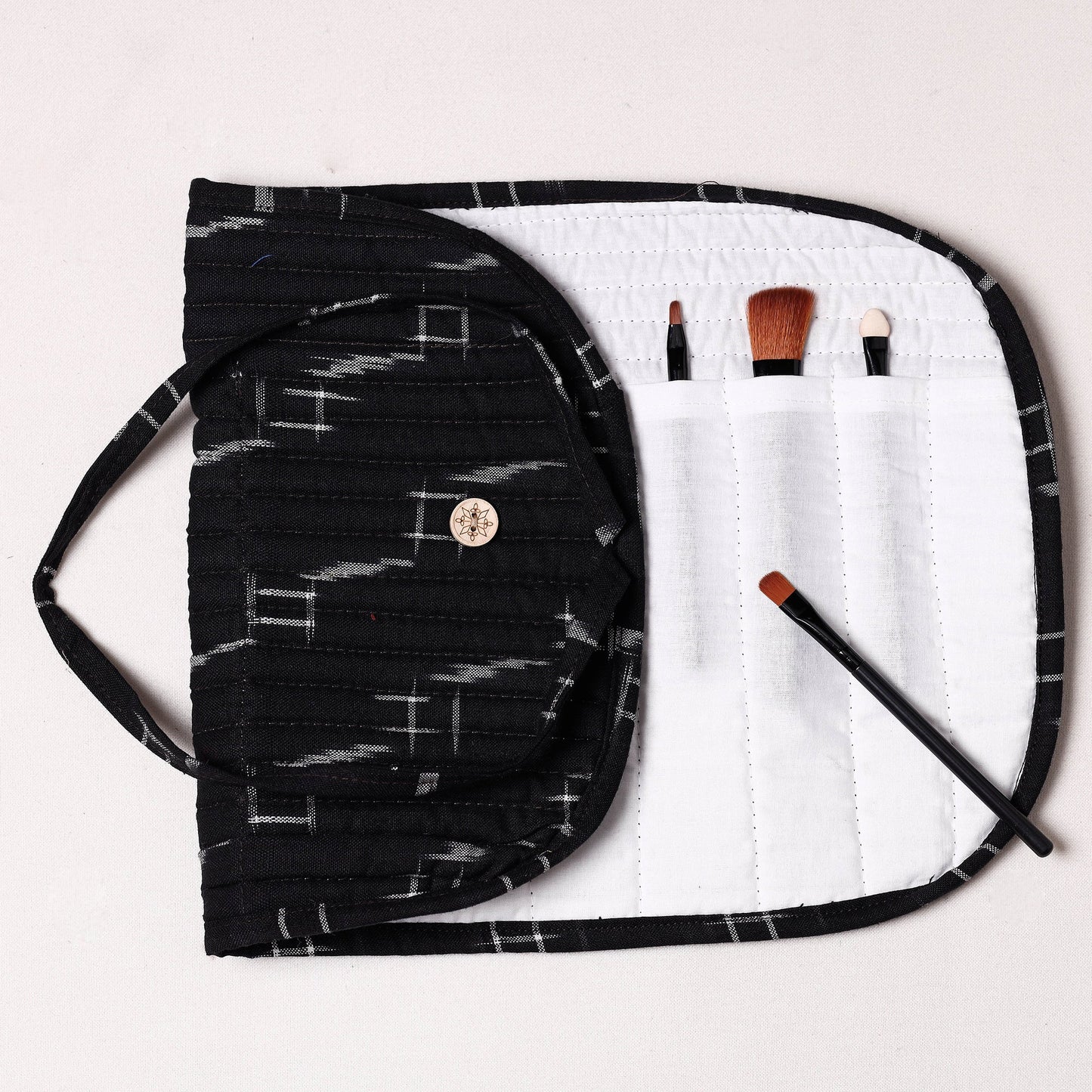  Ikat Fabric Multipurpose Segmented Make-up Brush Wrap Pouch/Case 