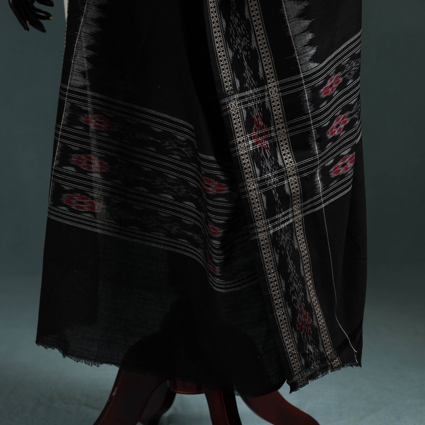 Ikat handloom cotton sambalpuri dupatta 16 - handcrafted