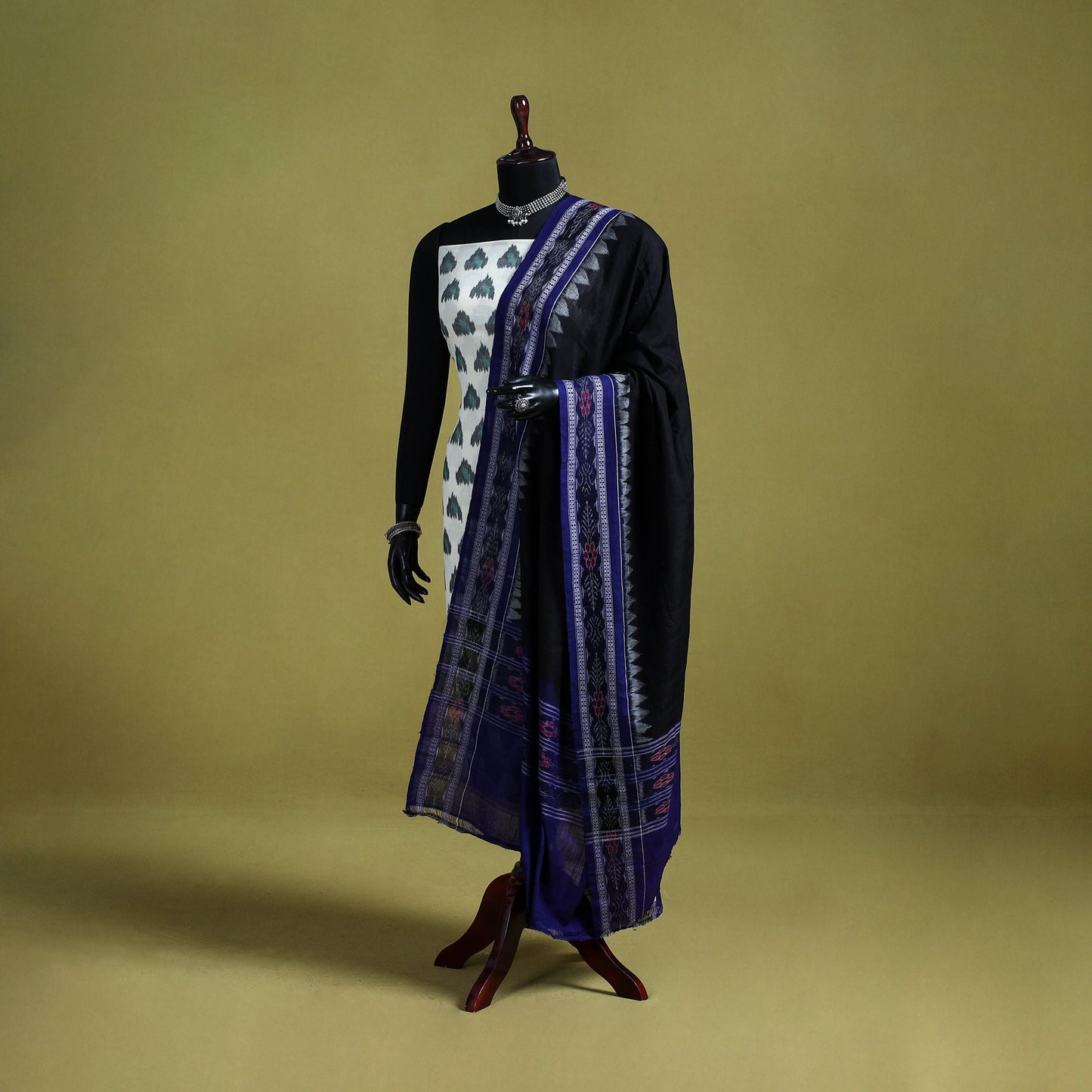 Black - ikat weave cotton sambalpuri dupatta 09