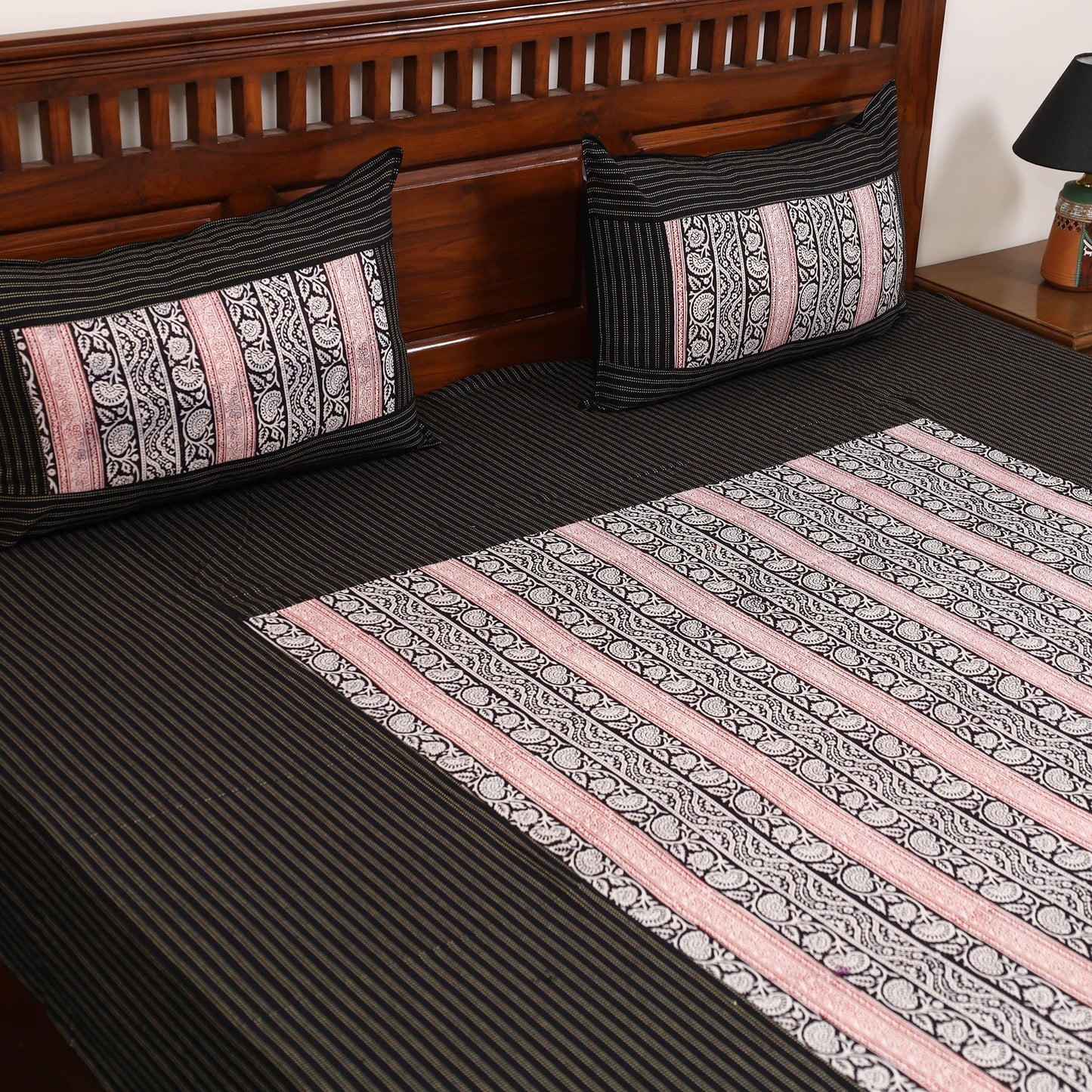 Jacquard with bagh patch cotton bedsheet set 02