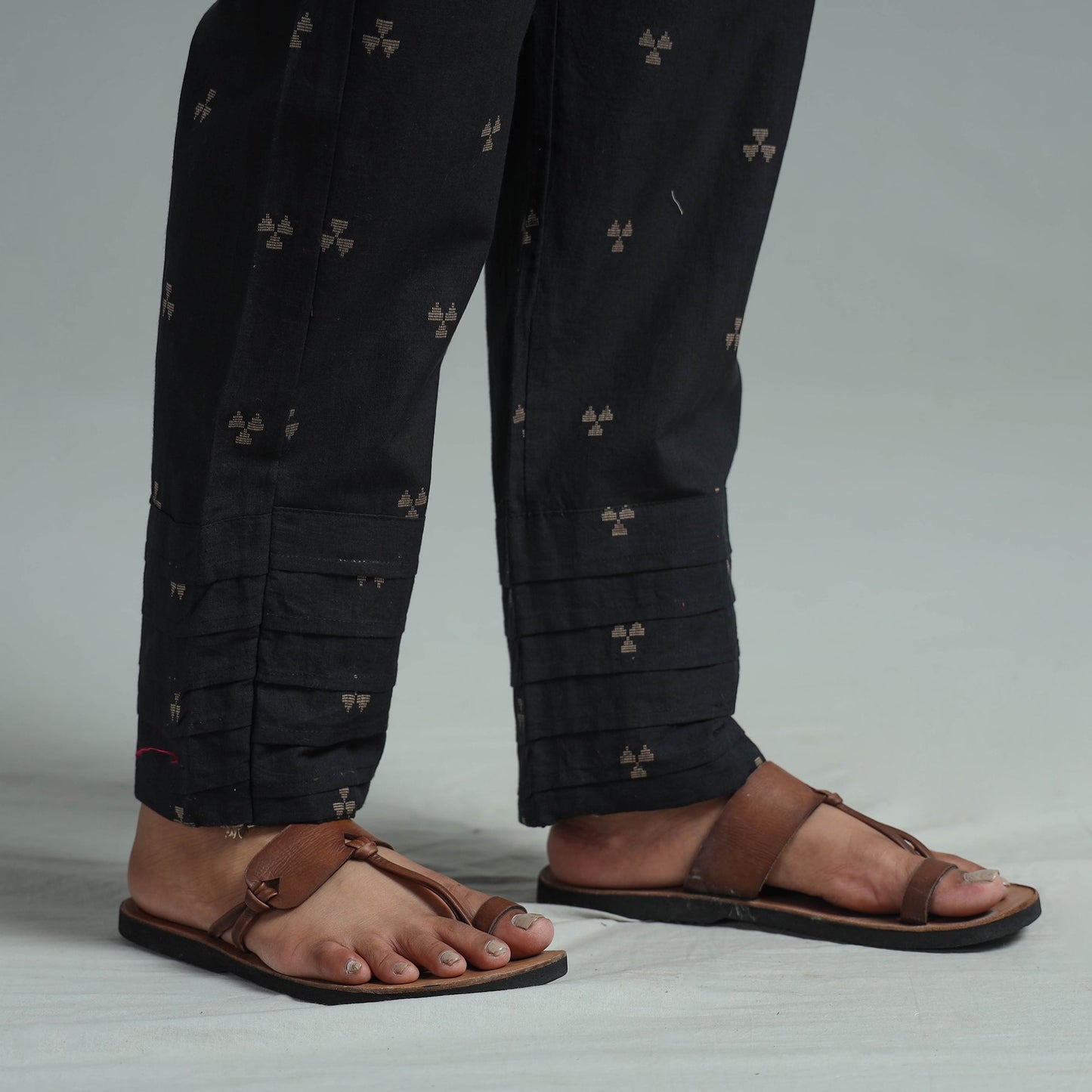 Black - jacquard weave cotton elasticated pant 01