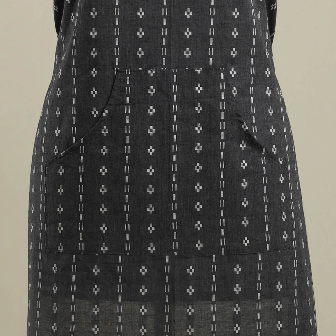 Black Jacquard Weaving Cotton Apron with Pocket