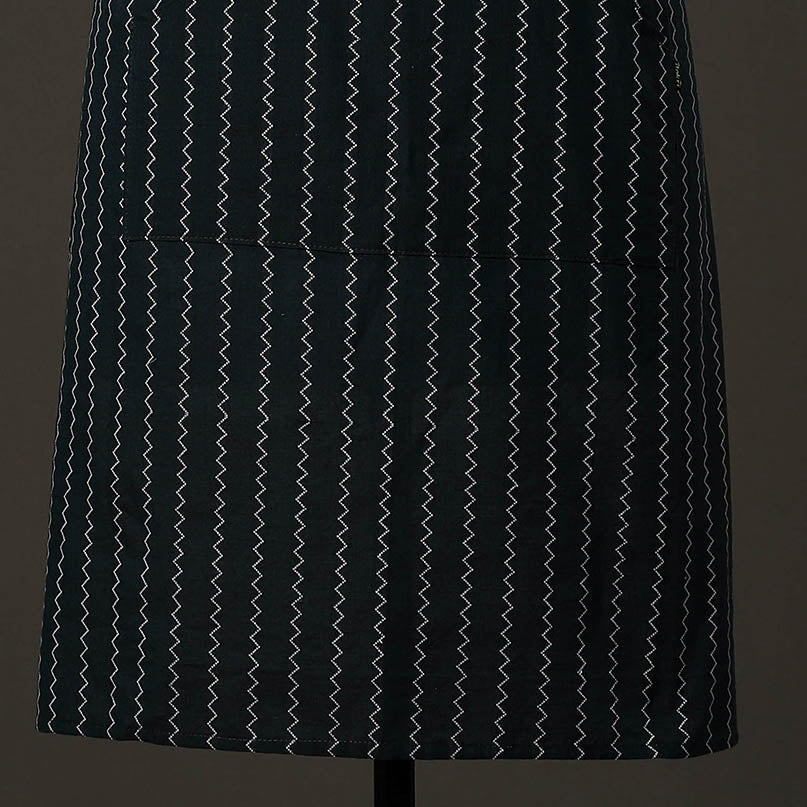 Black Jacquard Weaving Cotton Apron with Pocket 