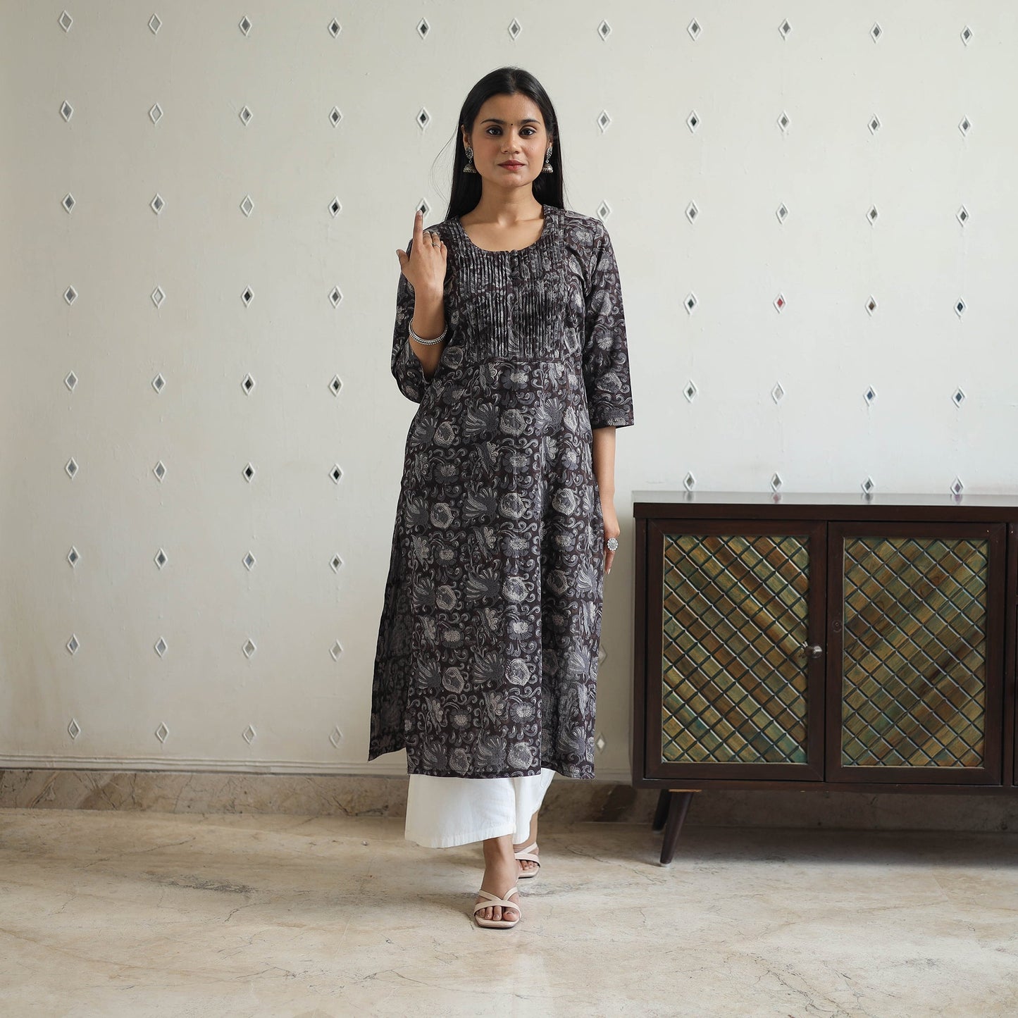  Jahota Block Print Cotton Pintuck Straight Kurta for Women