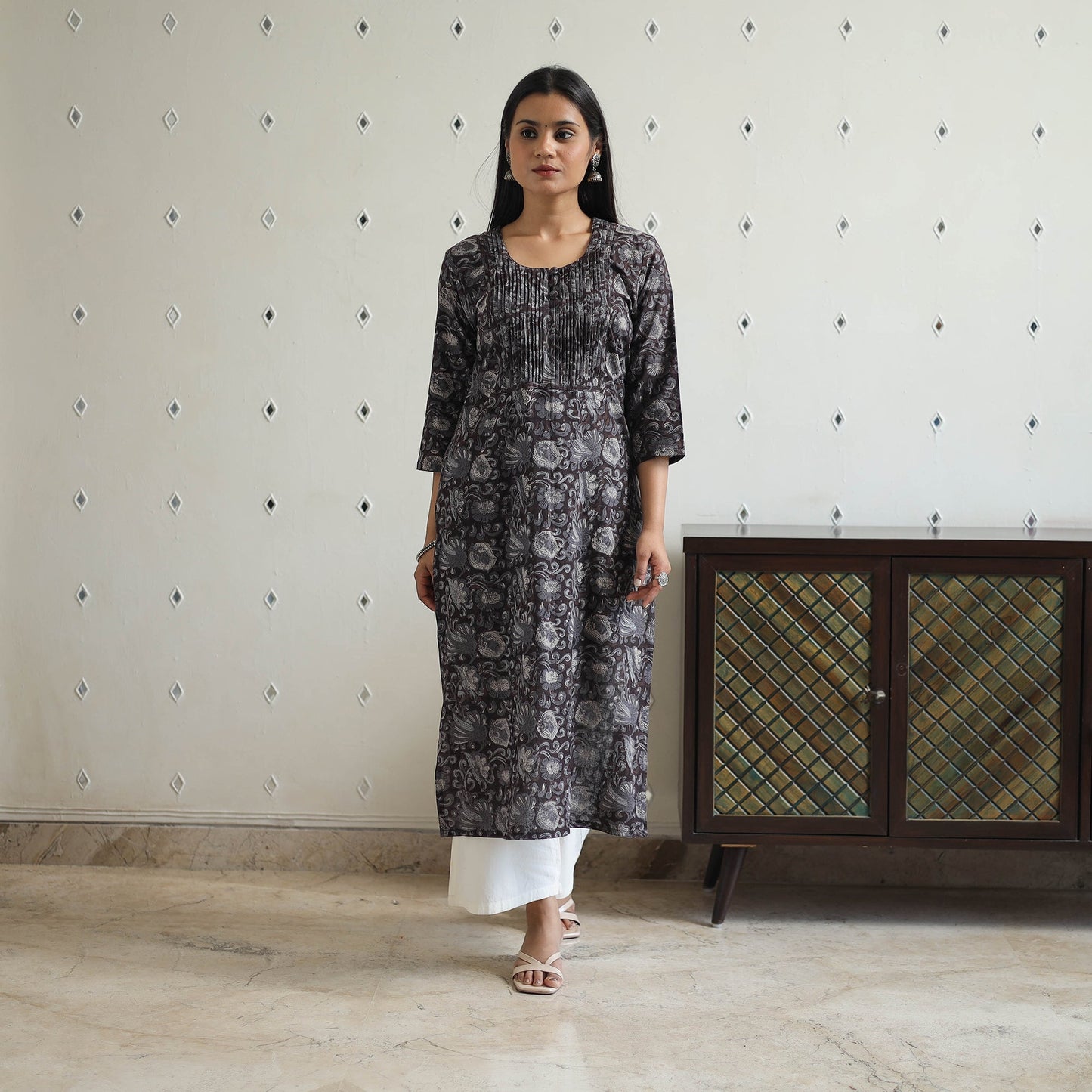  Jahota Block Print Cotton Pintuck Straight Kurta for Women