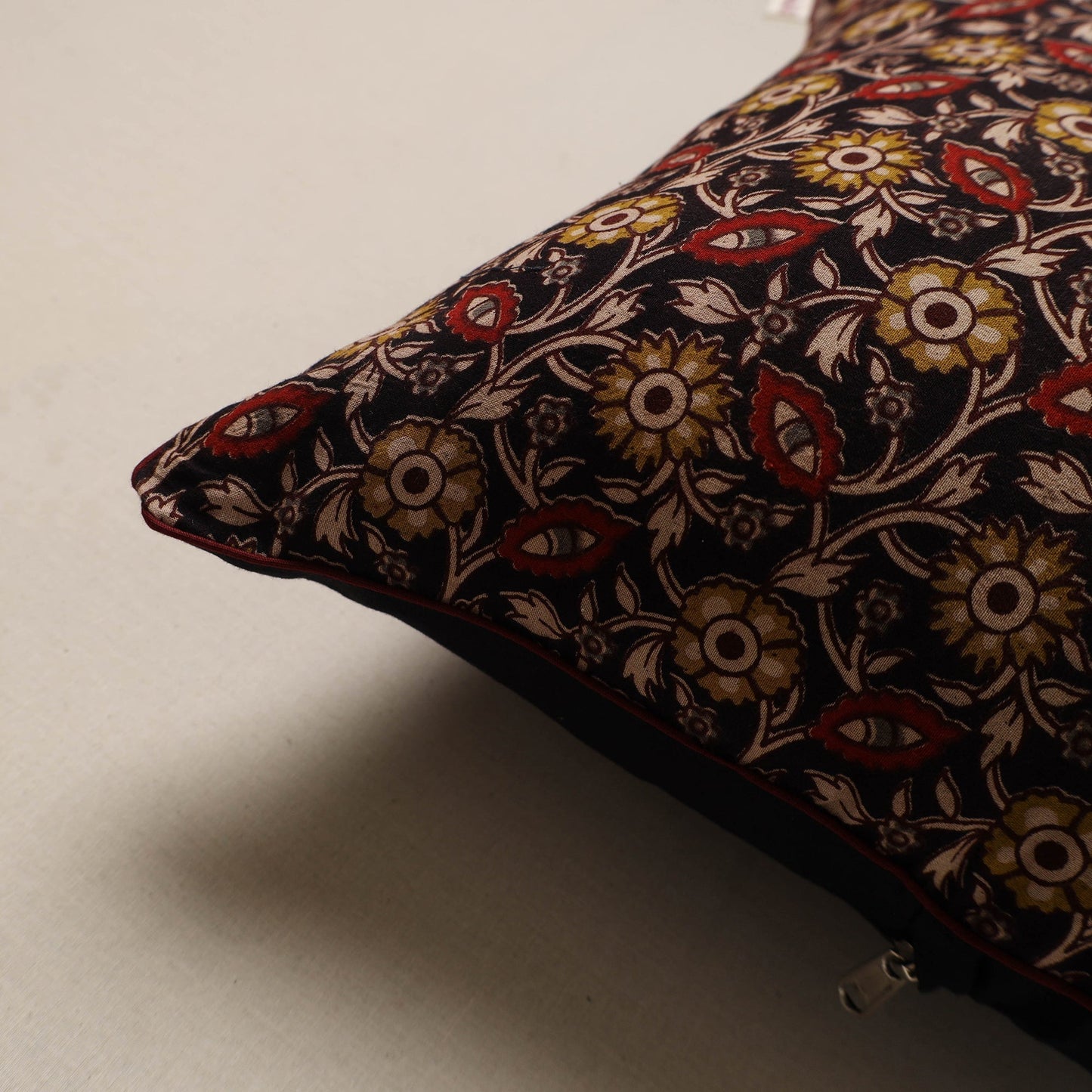 Hand kalamkari cushion cover 50 - handcrafted