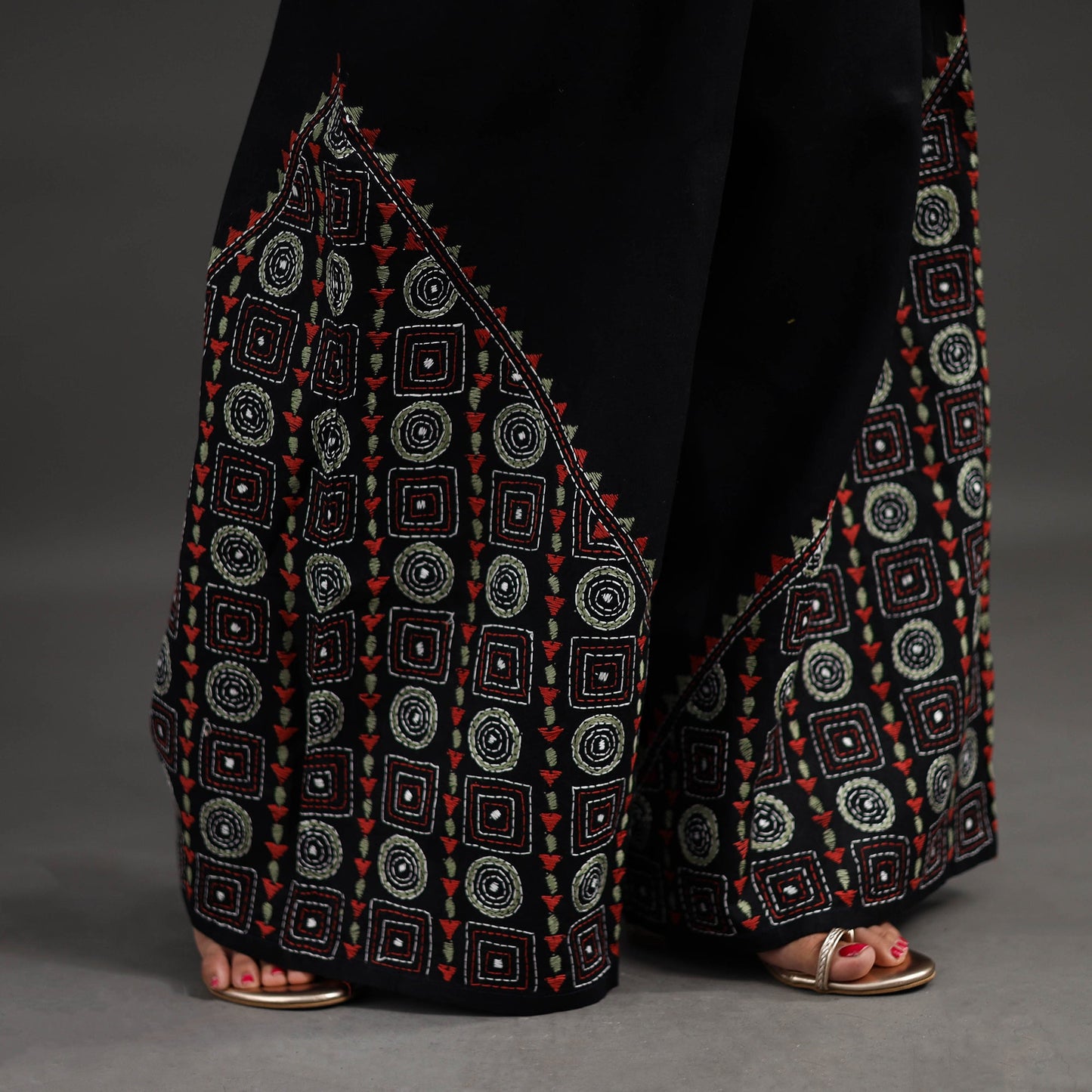 Buy Black Kantha Hand Embroidery Palazzo in Cotton