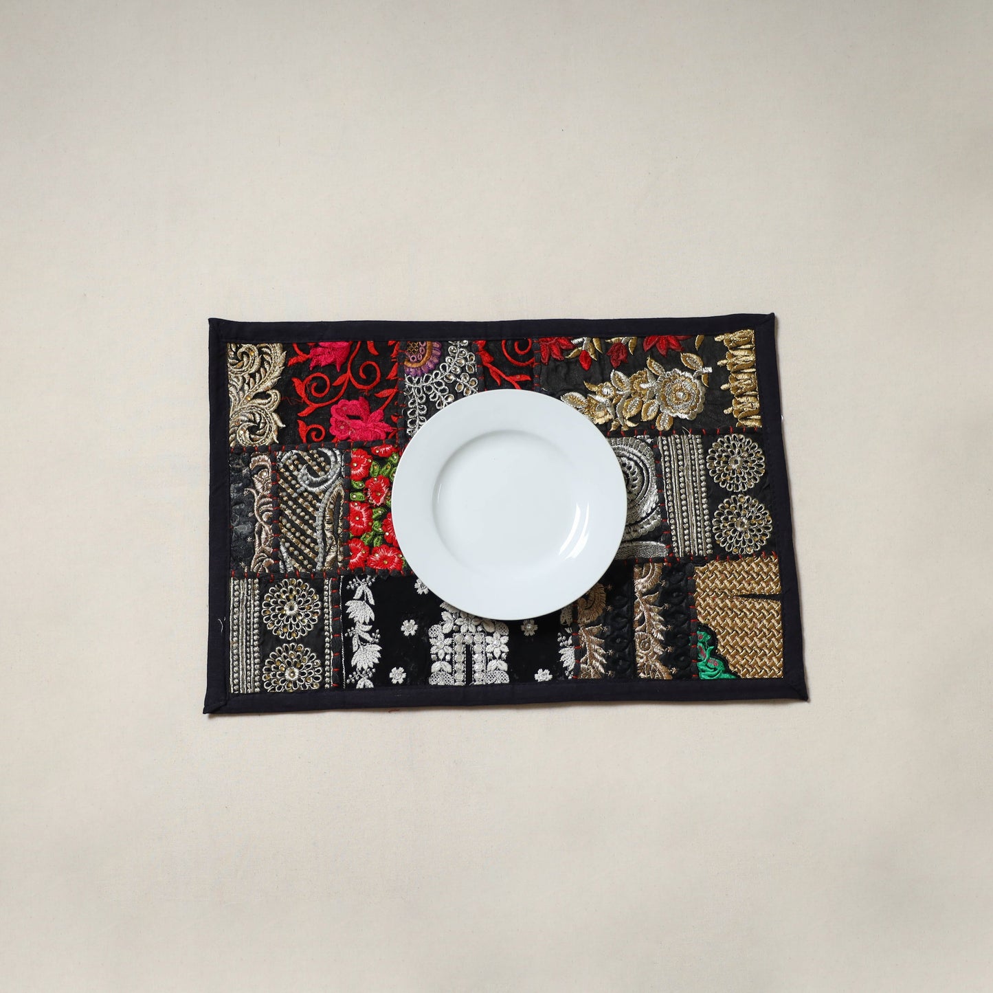 Khambadiya patchwork table mat (12 x 18 in) 15 - handcrafted