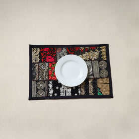 Khambadiya patchwork table mat (12 x 18 in) 15 - handcrafted