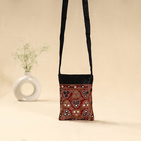 Kutch ahir hand embroidered sling bag 36 - handcrafted